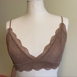 Aritzia Talula lace nude bralette in size small